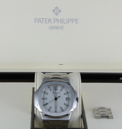 Patek Philippe Nautilus New Caliber 330