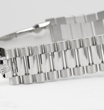 Rolex Day-date 40 Oyster Perpetual Day-date 40 Platinum Factory Baguette Diamonds 228206