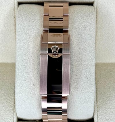 Rolex Daytona New 2025 Daytona 40mm 126505 Rose Gold Sundust Dial
