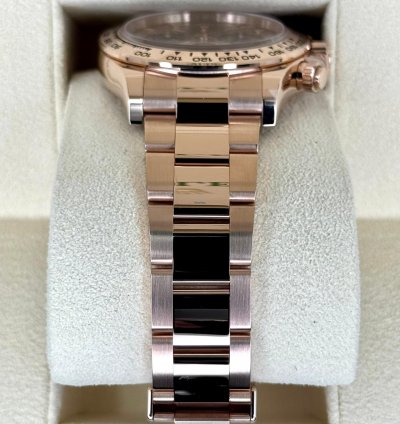 Rolex Daytona New 2025 Daytona 40mm 126505 Rose Gold Sundust Dial