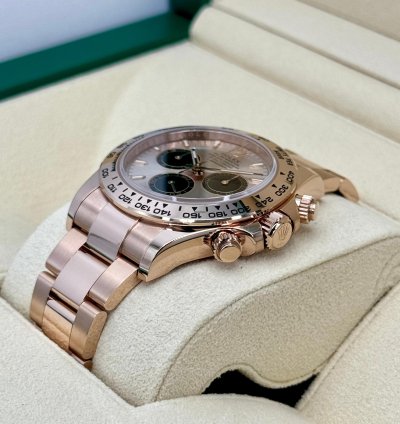 Rolex Daytona New 2025 Daytona 40mm 126505 Rose Gold Sundust Dial