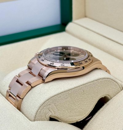 Rolex Daytona New 2025 Daytona 40mm 126505 Rose Gold Sundust Dial