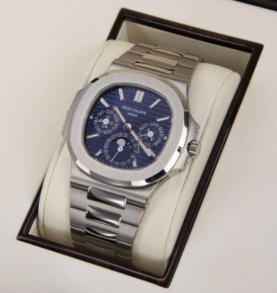 Patek Philippe Nautilus Perpetual Calendar 18kt White Gold 5740 1g-001