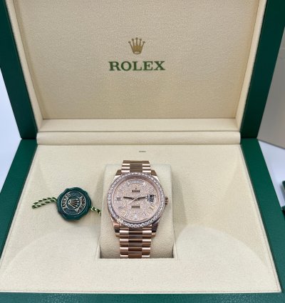 Rolex Day-date 40 Pav Diamond Bezel