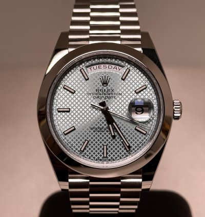 Rolex Day-date 40 Platin Waffle Dial Like New