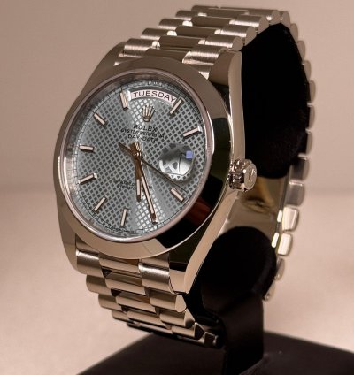 Rolex Day-date 40 Platin Waffle Dial Like New