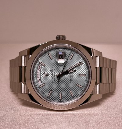 Rolex Day-date 40 Platin Waffle Dial Like New