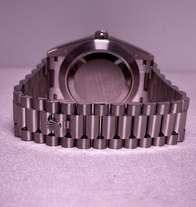 Rolex Day-date 40 Platin Waffle Dial Like New