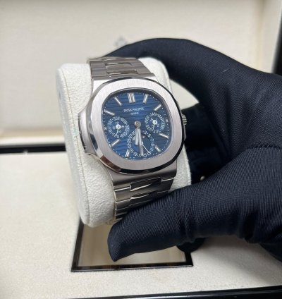 Patek Philippe Nautilus Perpetual Calendar Sunburst White Gold Blue Dial 5740 1g-001