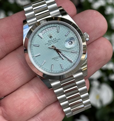 Rolex Day-date 40 Platin Waffle Dial Like New