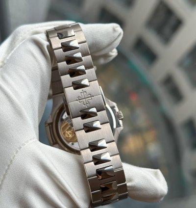 Patek Philippe Nautilus Perpetual Calendar White Gold