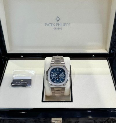 Patek Philippe Nautilus Perpetual Calendar White Gold 5740 1g-001 2020