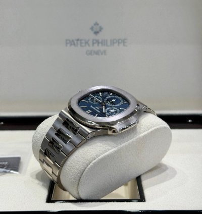 Patek Philippe Nautilus Perpetual Calendar White Gold 5740 1g-001 2020