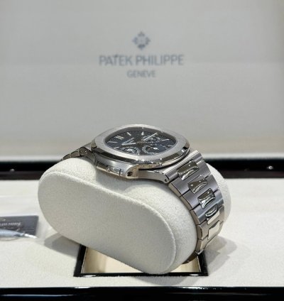 Patek Philippe Nautilus Perpetual Calendar White Gold 5740 1g-001 2020