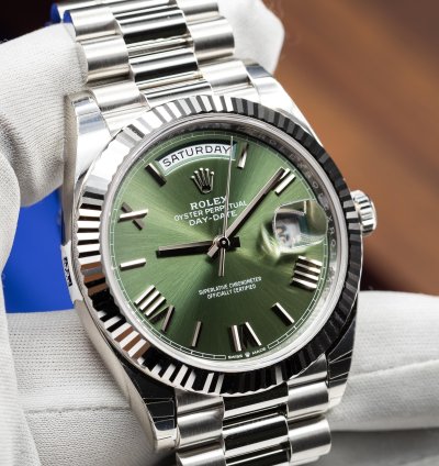 Rolex Day-date 40 Platinum Day-date 40 Olive Green Fluted 40mm 228236 2023 New Stickers
