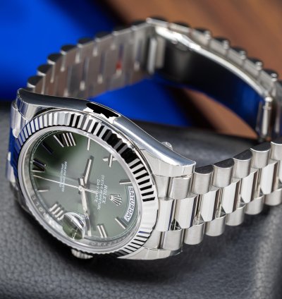 Rolex Day-date 40 Platinum Day-date 40 Olive Green Fluted 40mm 228236 2023 New Stickers