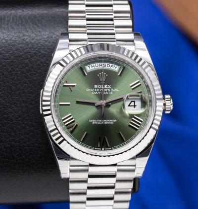 Rolex Day-date 40 Platinum Day-date 40 Olive Green Fluted 40mm 228236 2023 New Stickers