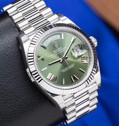 Rolex Day-date 40 Platinum Day-date 40 Olive Green Fluted 40mm 228236 2023 New Stickers