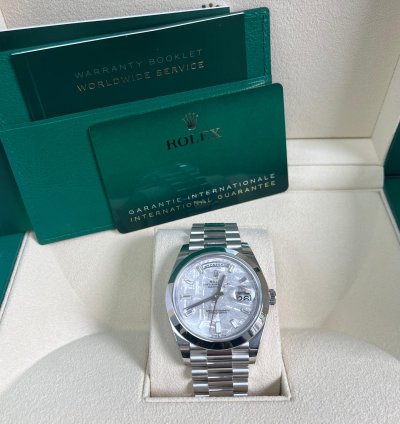 Rolex Day-date 40 Platinum Day-date Smooth Bezel Meteorite Baguette Diamond Dial President Bracelet 228206