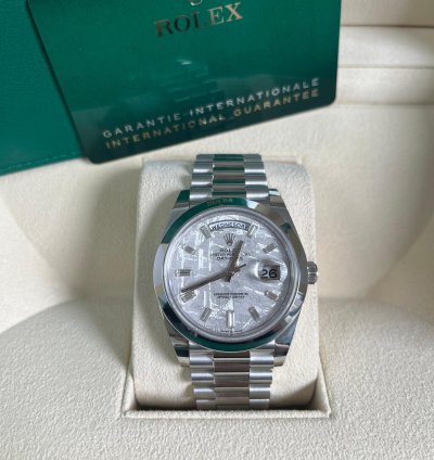 Rolex Day-date 40 Platinum Day-date Smooth Bezel Meteorite Baguette Diamond Dial President Bracelet 228206