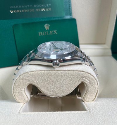 Rolex Day-date 40 Platinum Day-date Smooth Bezel Meteorite Baguette Diamond Dial President Bracelet 228206