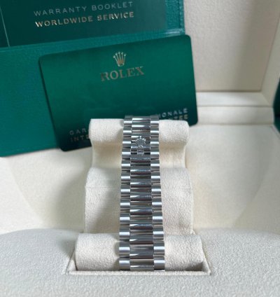 Rolex Day-date 40 Platinum Day-date Smooth Bezel Meteorite Baguette Diamond Dial President Bracelet 228206