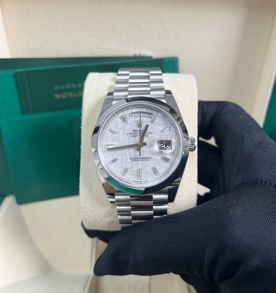 Rolex Day-date 40 Platinum Day-date Smooth Bezel Meteorite Baguette Diamond Dial President Bracelet 228206