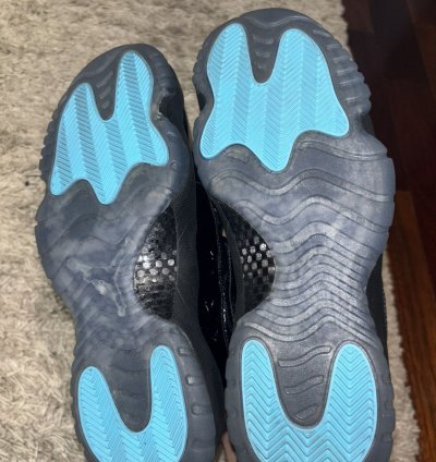 Jordan 11 Gamma - Like New