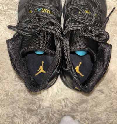 Jordan 11 Gamma - Like New