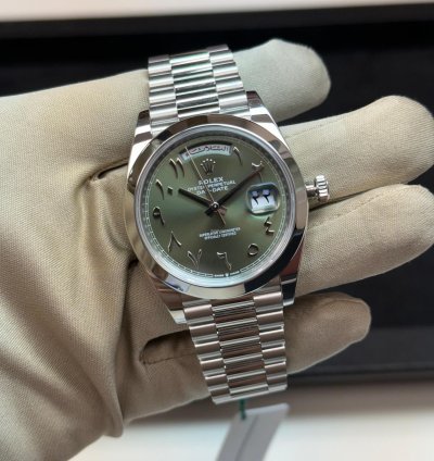 Rolex Day-date 40 Platinum Olive Green Smooth Bezel Arabic Dial 40 Mm