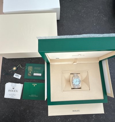 Rolex Day-date 40 Platinum President Ice Blue Roman Dial Full Set with The Box And Certification