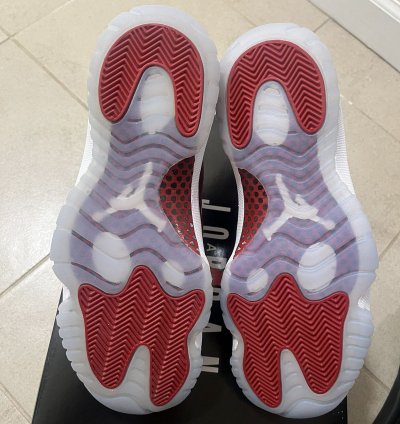 Jordan 11 Retro Cherry Sz 10us