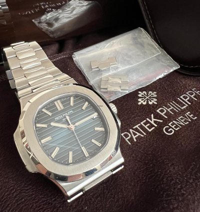 Patek Philippe Nautilus Rare Patek 5711 1a Genta Design Geneva Seal Led Dial Service