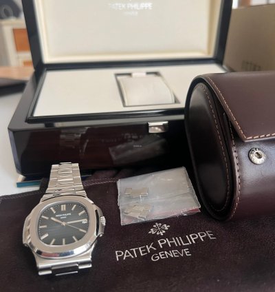Patek Philippe Nautilus Rare Patek 5711 1a Genta Design Geneva Seal Led Dial Service