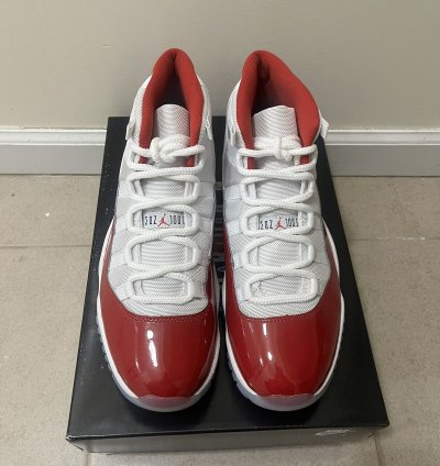 Jordan 11 Retro Cherry Sz 10us