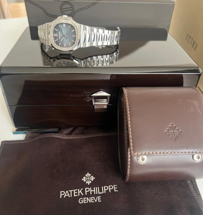 Patek Philippe Nautilus Rare Patek 5711 1a Genta Design Geneva Seal Led Dial Service