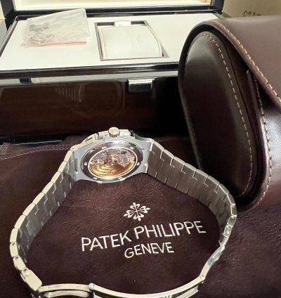 Patek Philippe Nautilus Rare Patek 5711 1a Genta Design Geneva Seal Led Dial Service