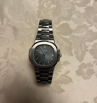 Patek Philippe Nautilus Rare Patek 5711 1a Genta Design Geneva Seal Led Dial Service