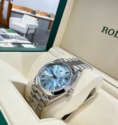 Rolex Day-date 40 President 40mm Day-date 228206 Platinum Ice Blue Roman Dial Unworn