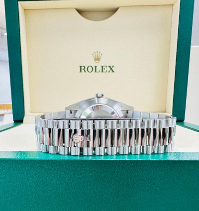 Rolex Day-date 40 President 40mm Day-date 228206 Platinum Ice Blue Roman Dial Unworn