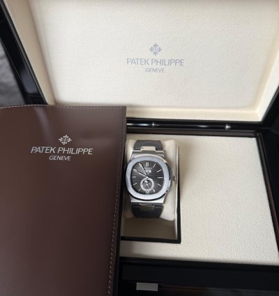 Patek Philippe Nautilus Rarely Used Full Set