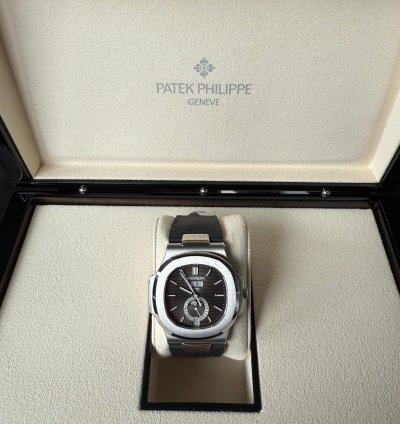 Patek Philippe Nautilus Rarely Used Full Set