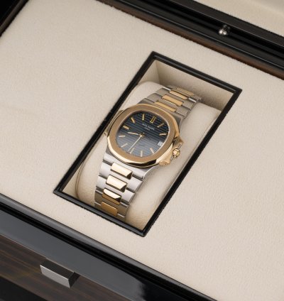 Patek Philippe Nautilus Recently Servised Original Box Wooden Box And Travel Case