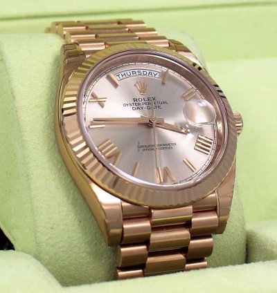 Rolex Day-date 40 President 40mm Day-date 228235 18k Rose Gold Sundust Unworn