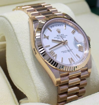 Rolex Day-date 40 President 40mm Day-date 228235 18k Rose Gold White Roman Dial Unworn