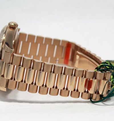 Rolex Day-date 40 President 40mm Day-date 228235 18k Rose Gold White Roman Dial Unworn