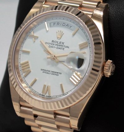 Rolex Day-date 40 President 40mm Day-date 228235 18k Rose Gold White Roman Dial Unworn