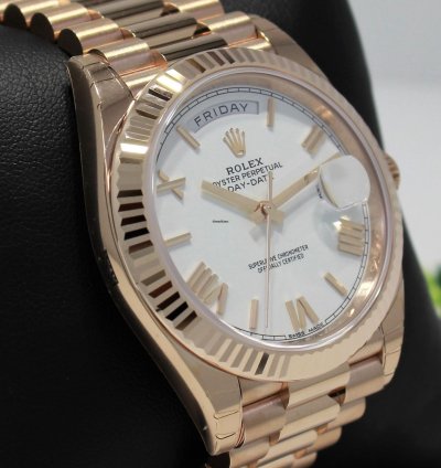 Rolex Day-date 40 President 40mm Day-date 228235 18k Rose Gold White Roman Dial Unworn