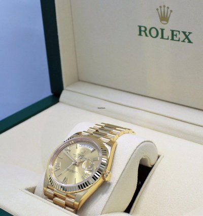 Rolex Day-date 40 President 40mm Day-date 228238 18k Yellow Gold Champagne New