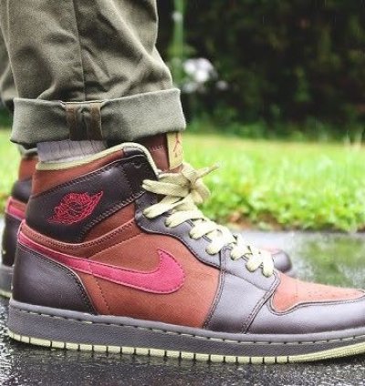 2010 Nike Air Jordan 1 Retro High Og Velvet Brown Garnet